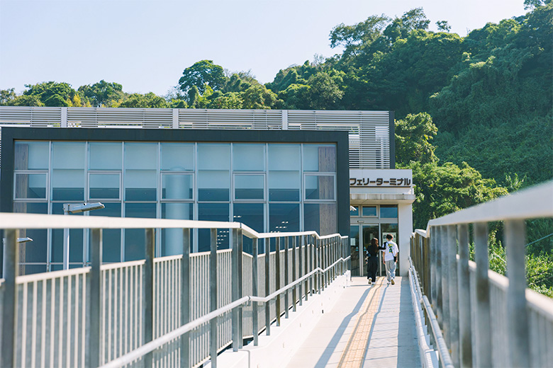 桜島港フェリーターミナルのスロープ