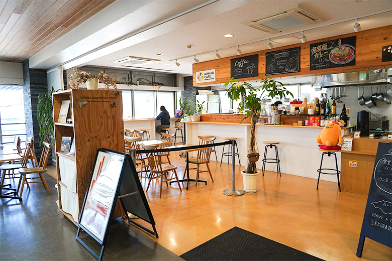 桜島港フェリーターミナル内にあるMINATO CAFE