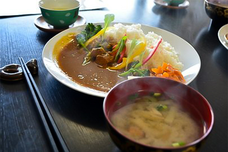 Cafeしらはまのランチで提供されるカレー