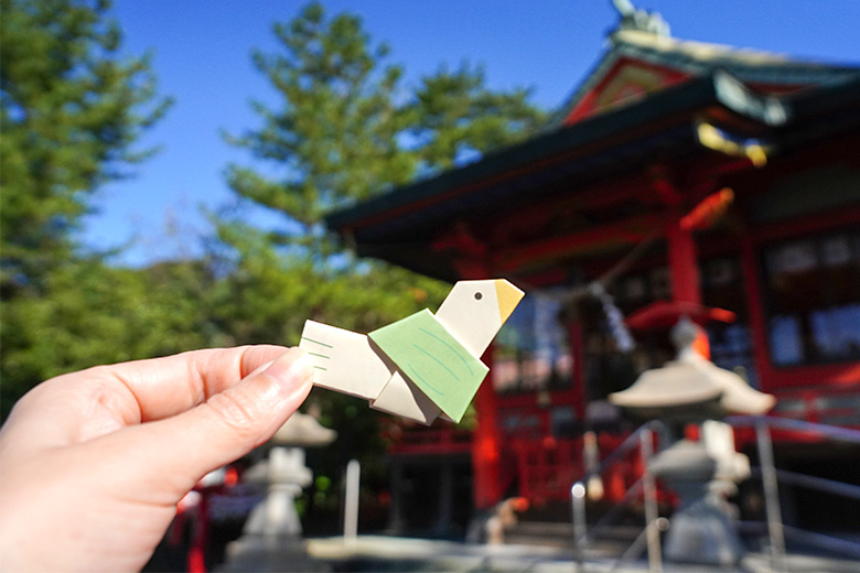 月讀神社で人気のおみくじ「鳩みくじ」