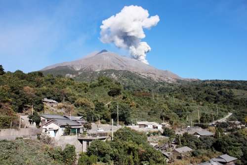 火山と人々と