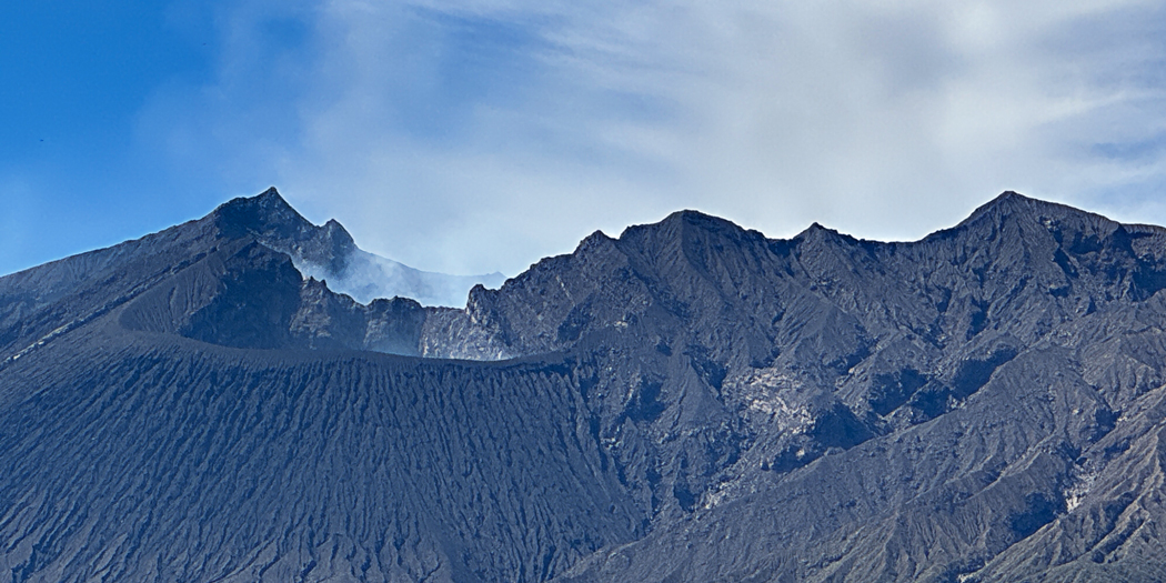 南岳山頂火口